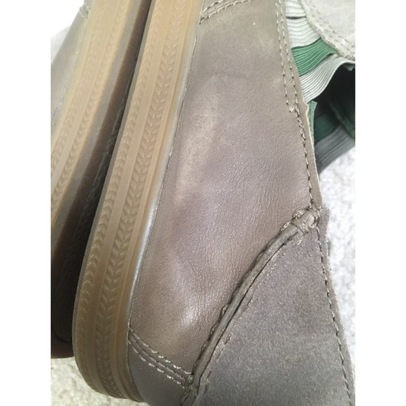 Olukai  pahono size 8 leather slip on main image 5